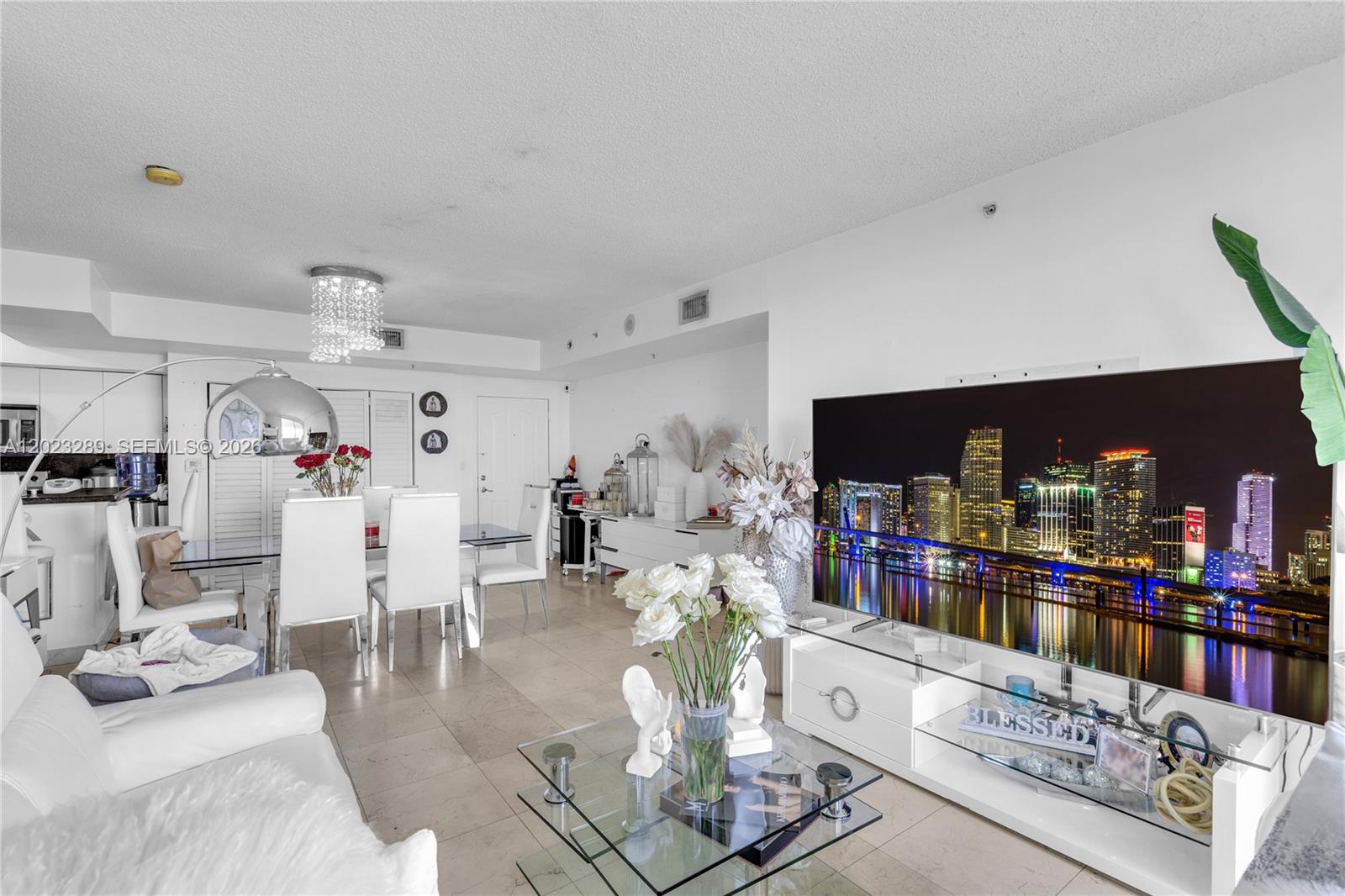 5077 NW 7th St #517, Miami FL 33126