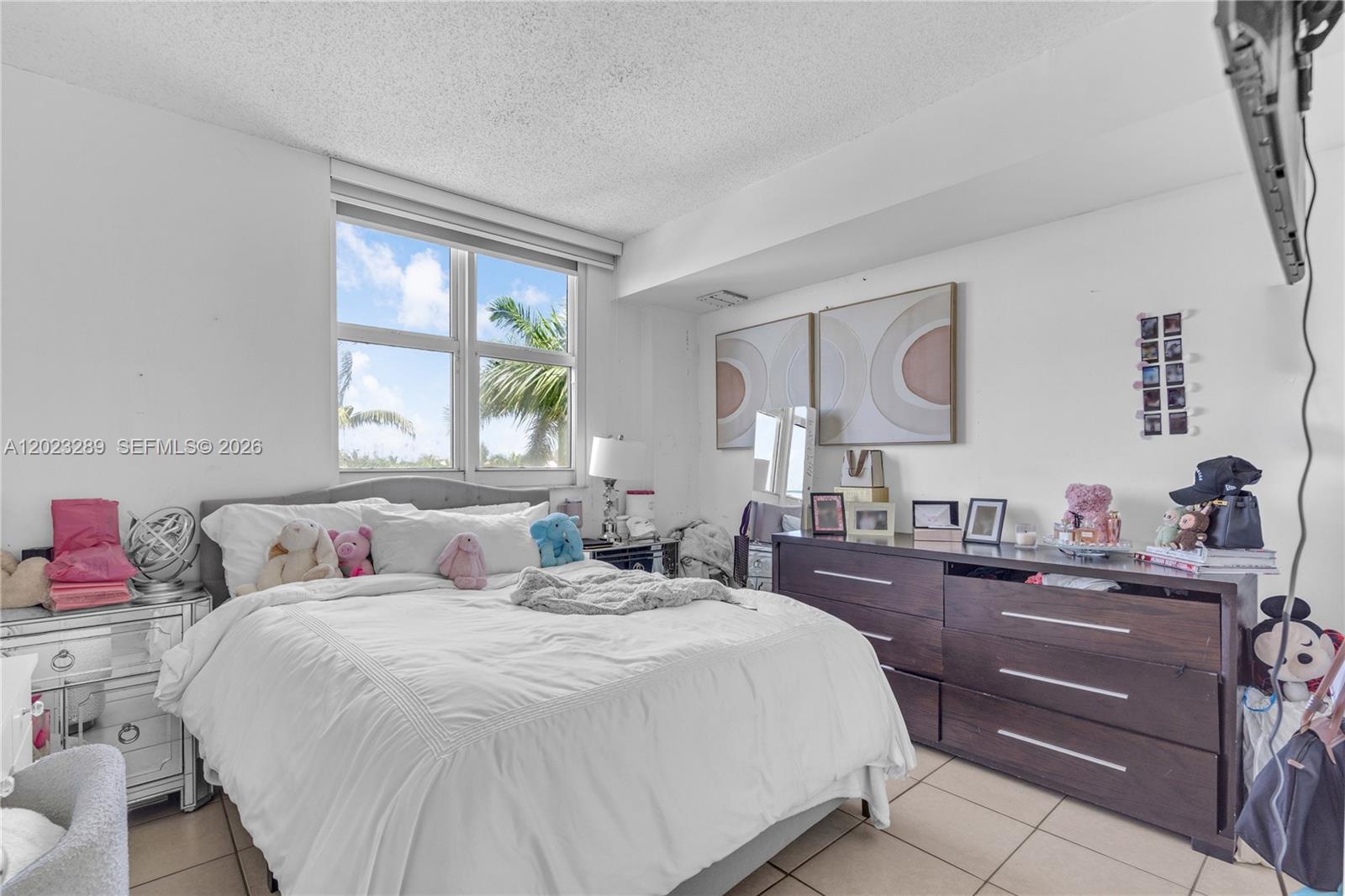 5077 NW 7th St #517, Miami FL 33126