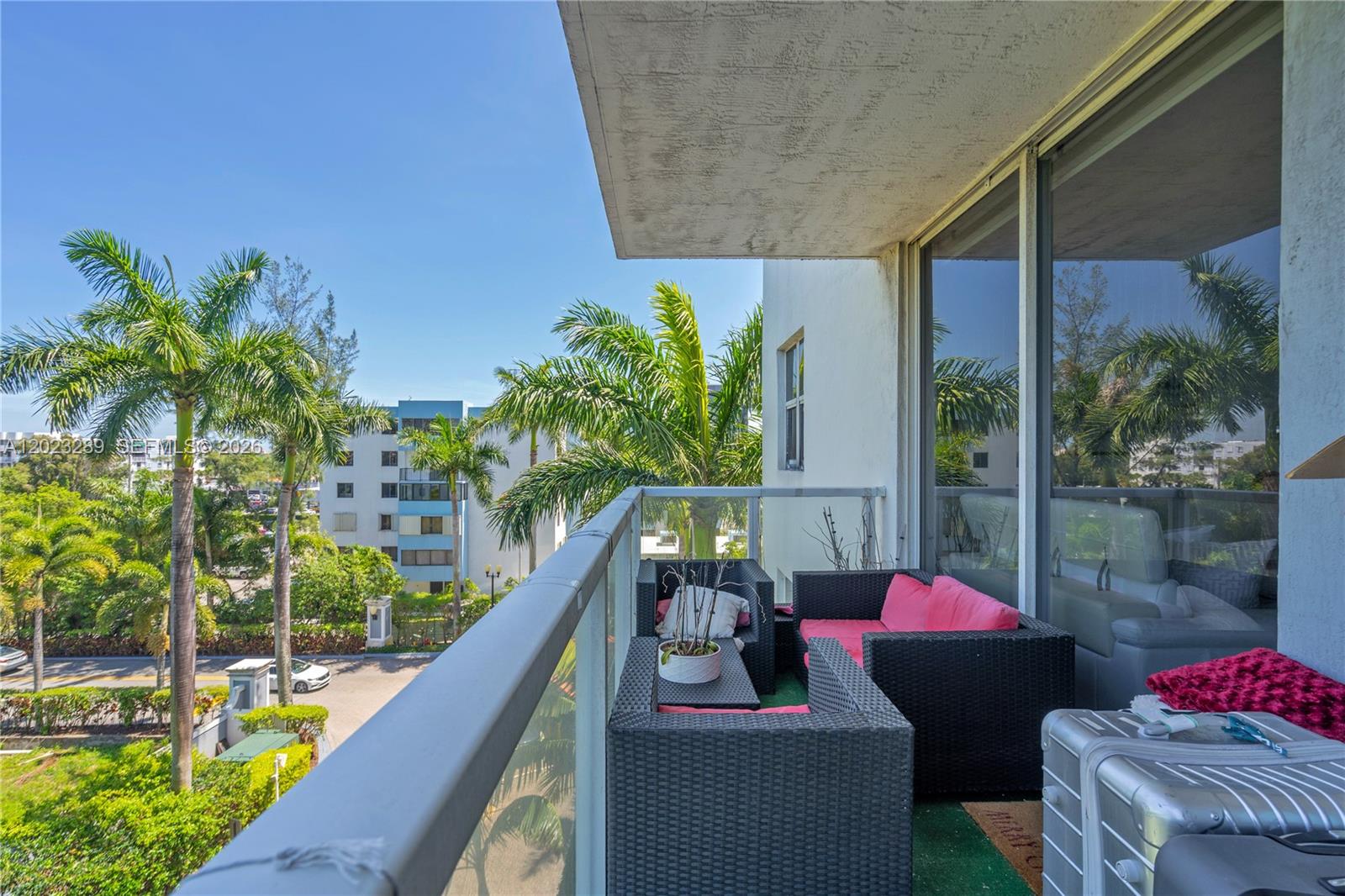 5077 NW 7th St #517, Miami FL 33126