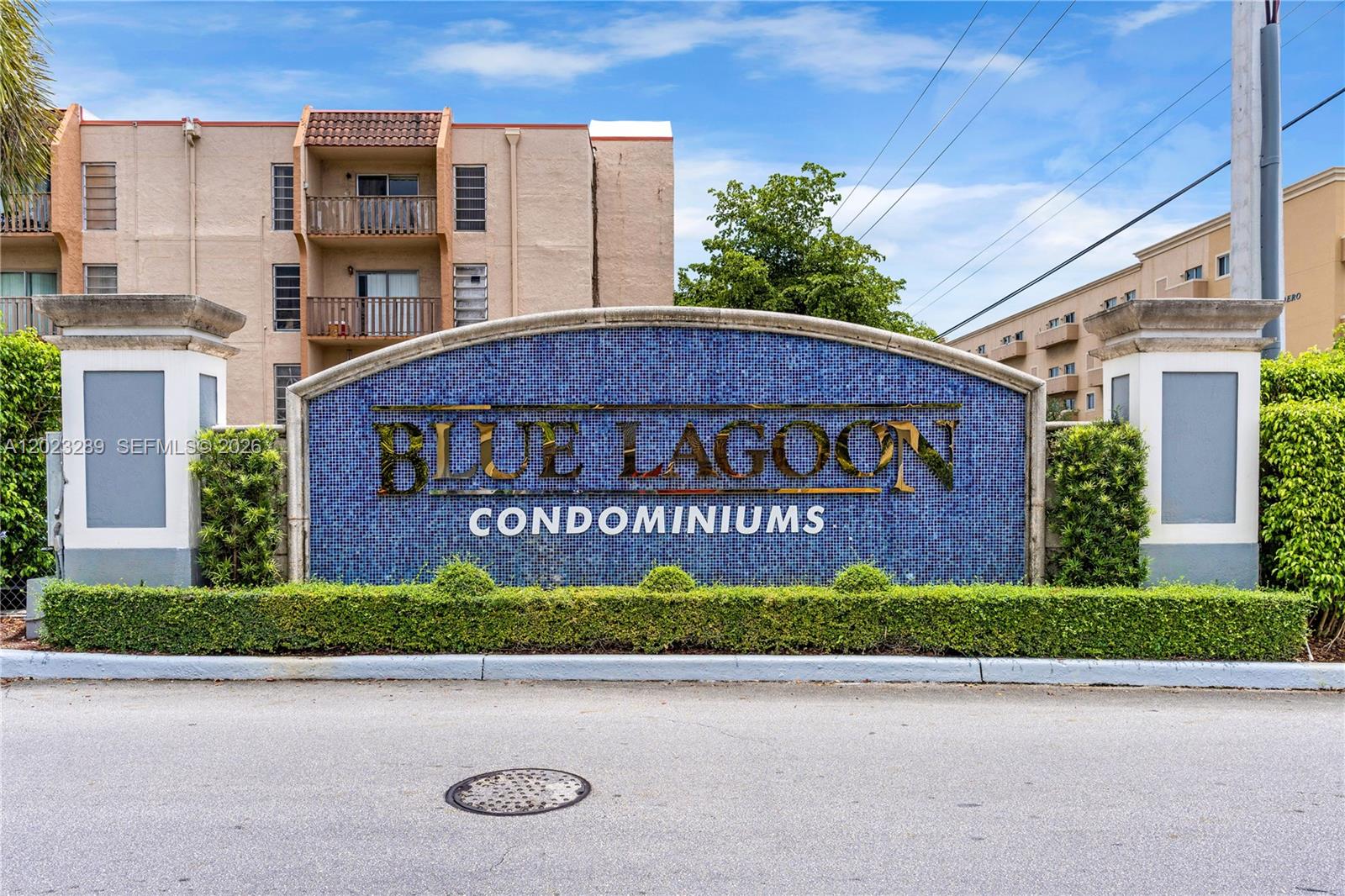 5077 NW 7th St #517, Miami FL 33126