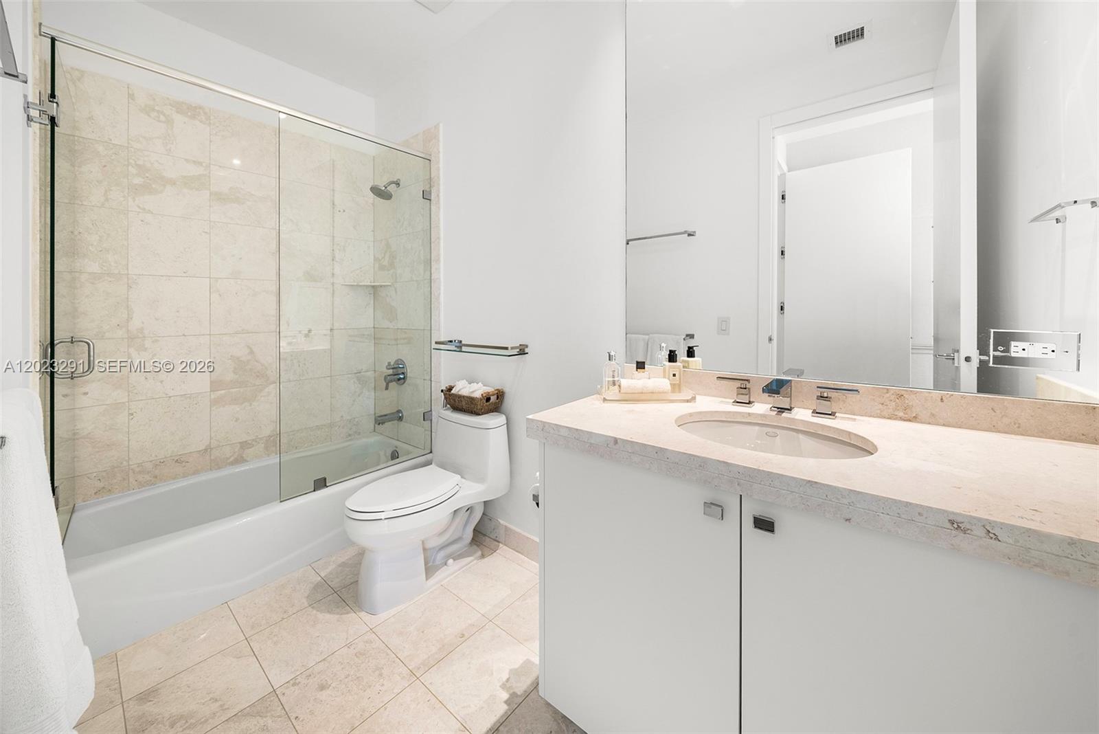 900 Brickell Key Blvd #1801, Miami FL 33131