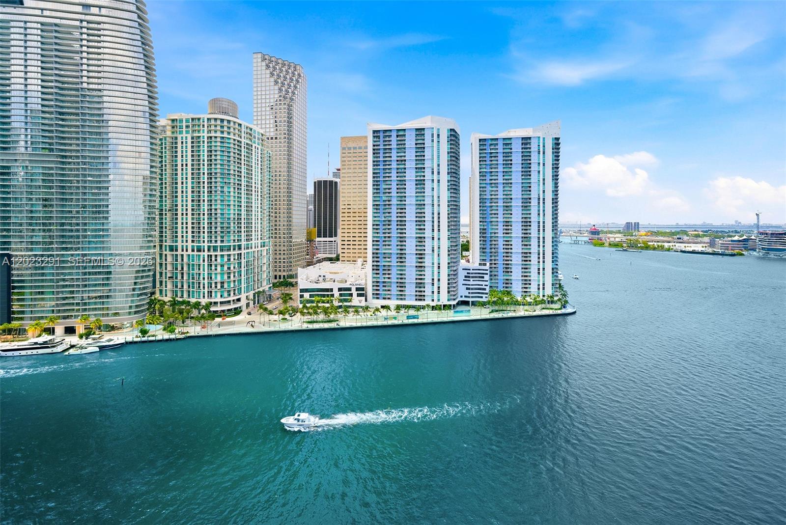 900 Brickell Key Blvd #1801, Miami FL 33131