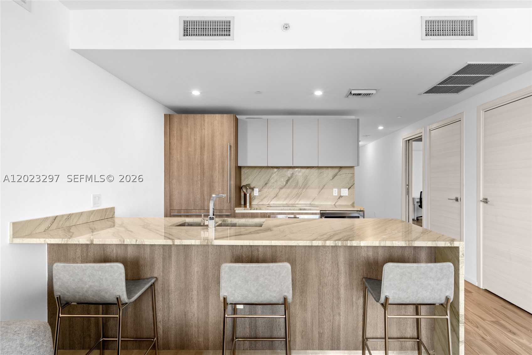 801 S Miami Ave #4104, Miami FL 33130