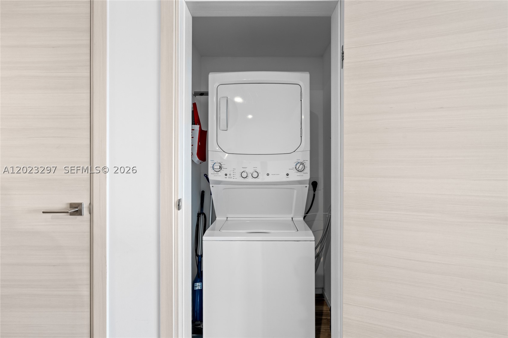 801 S Miami Ave #4104, Miami FL 33130