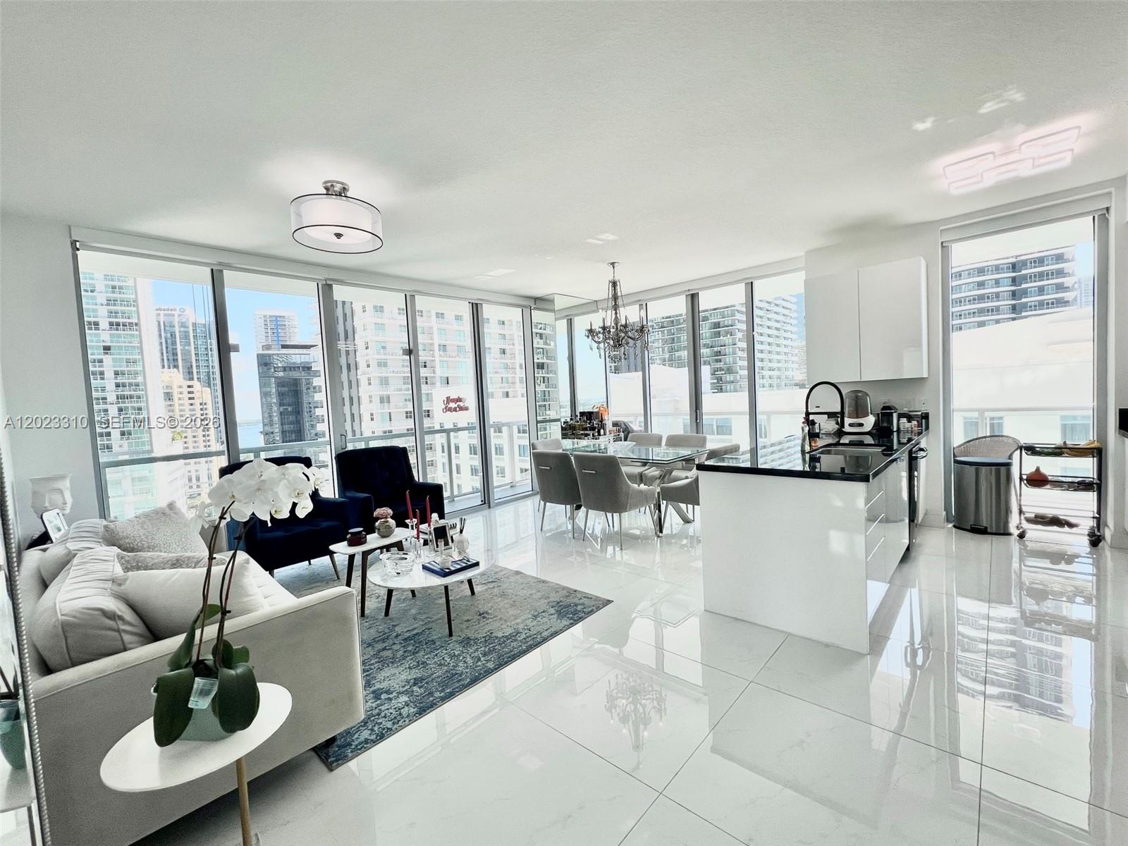 79 SW 12th St #1806, Miami FL 33130