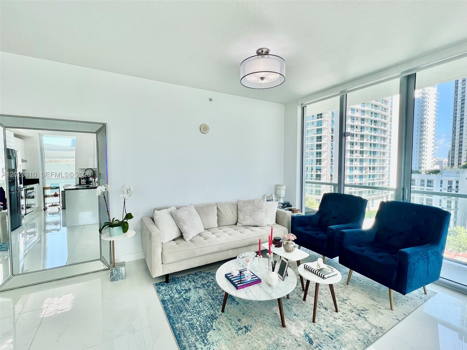 79 SW 12th St #1806, Miami FL 33130
