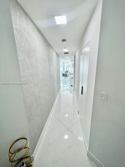 79 SW 12th St #1806, Miami FL 33130