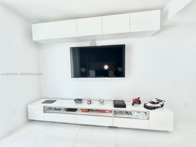 79 SW 12th St #1806, Miami FL 33130