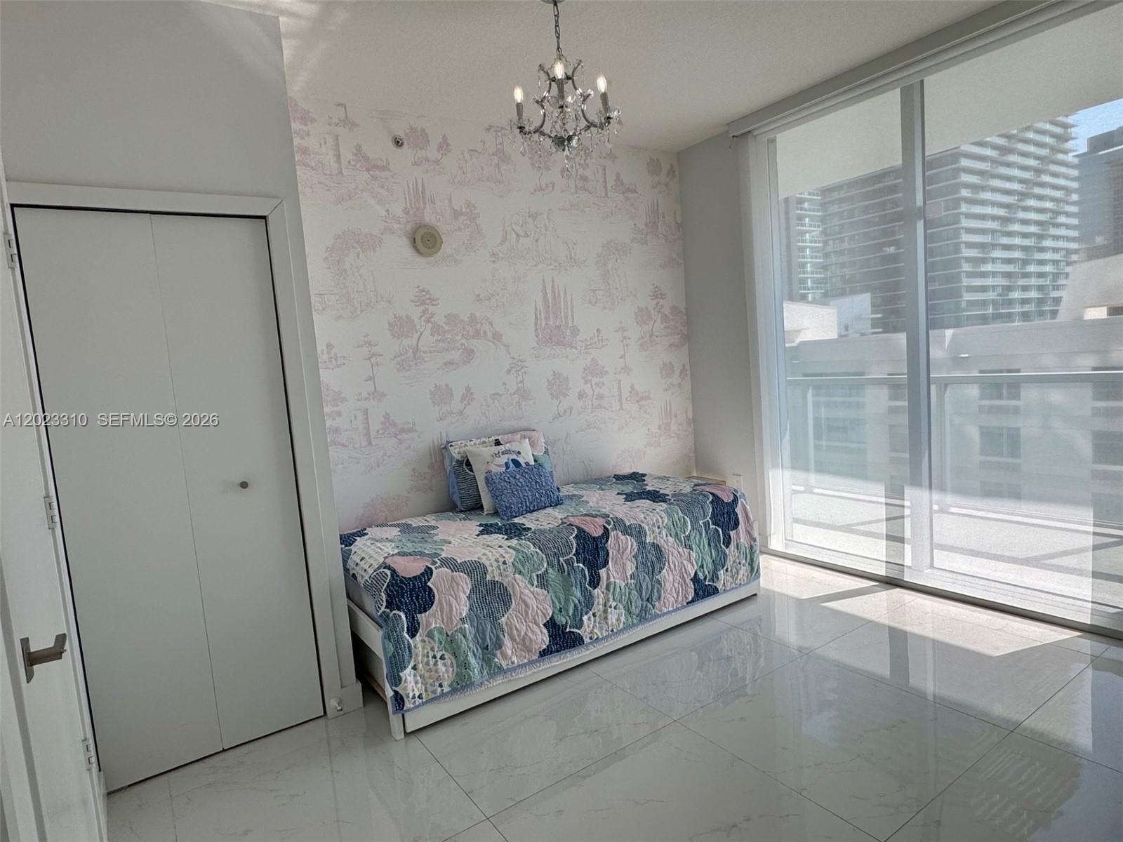 79 SW 12th St #1806, Miami FL 33130