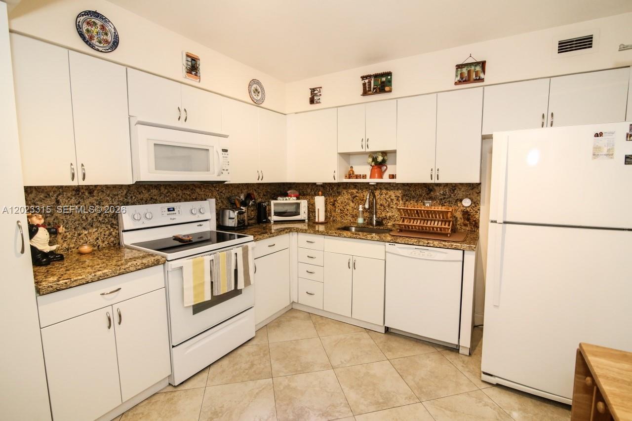 5151 Collins Ave #827, Miami Beach FL 33140