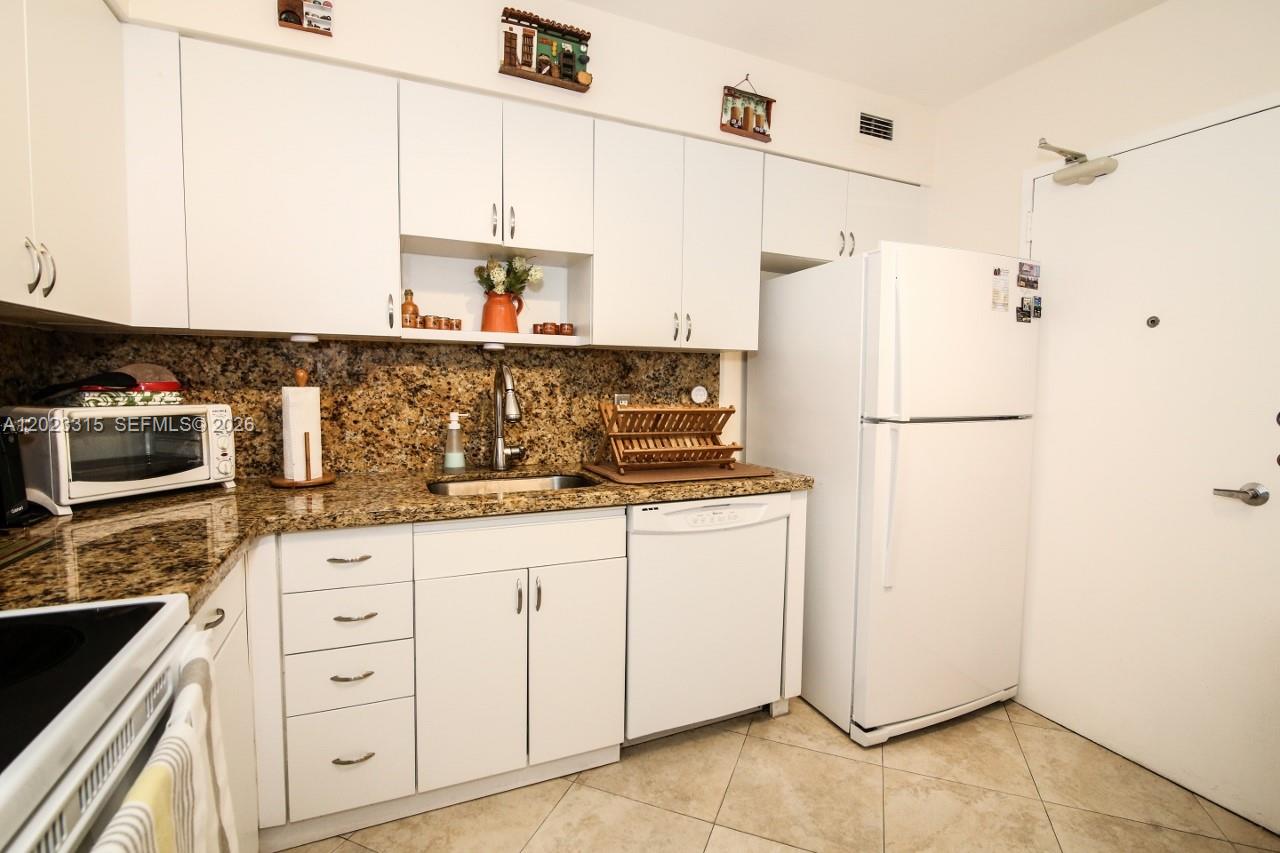 5151 Collins Ave #827, Miami Beach FL 33140