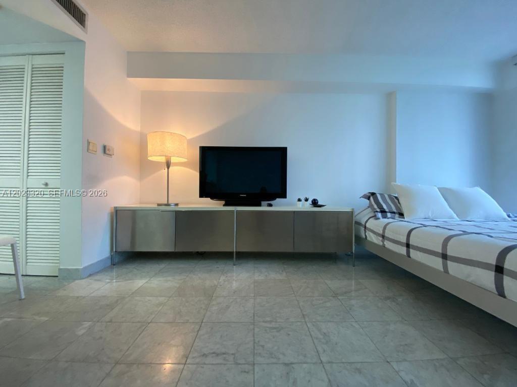 540 Brickell Key Dr #913, Miami FL 33131