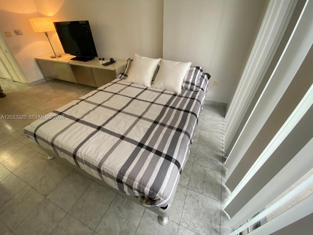 540 Brickell Key Dr #913, Miami FL 33131