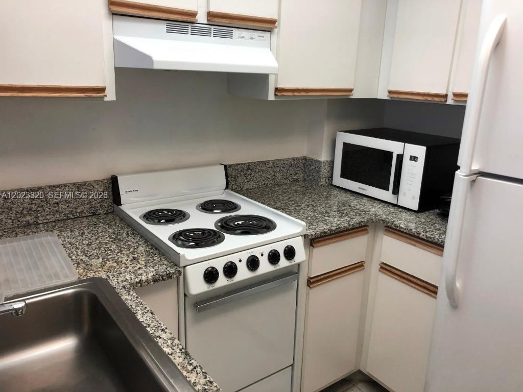 540 Brickell Key Dr #913, Miami FL 33131
