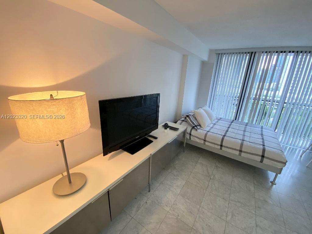 540 Brickell Key Dr #913, Miami FL 33131
