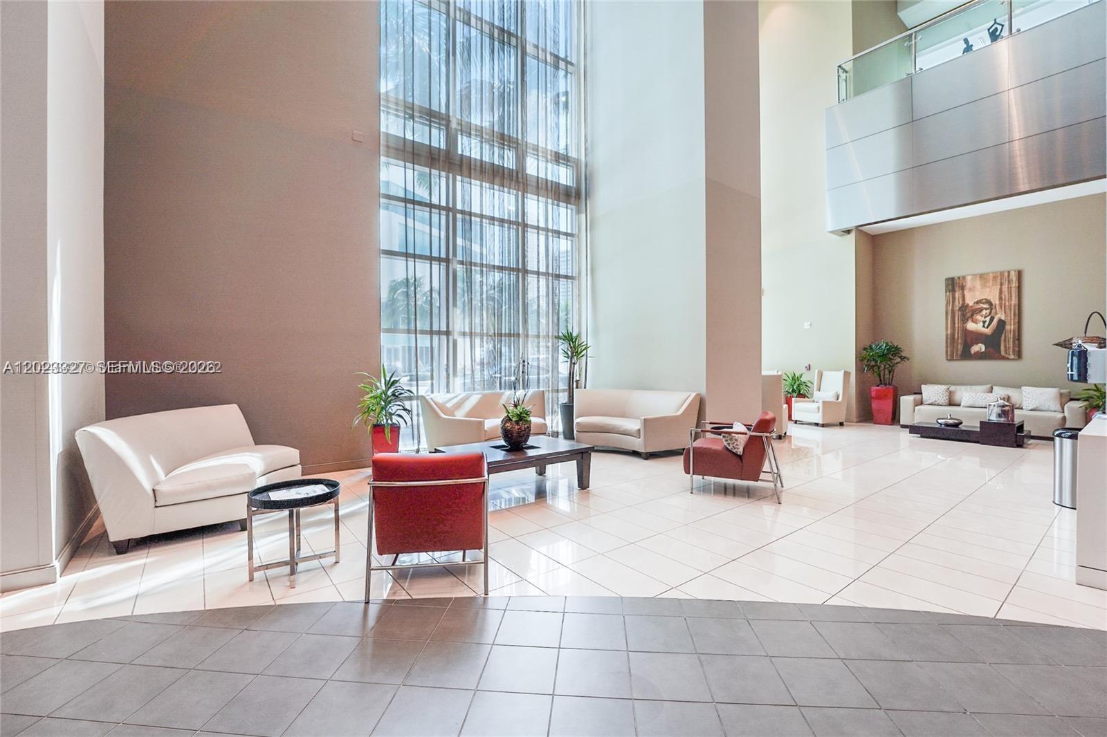 300 S Biscayne Blvd #T-1404, Miami FL 33131