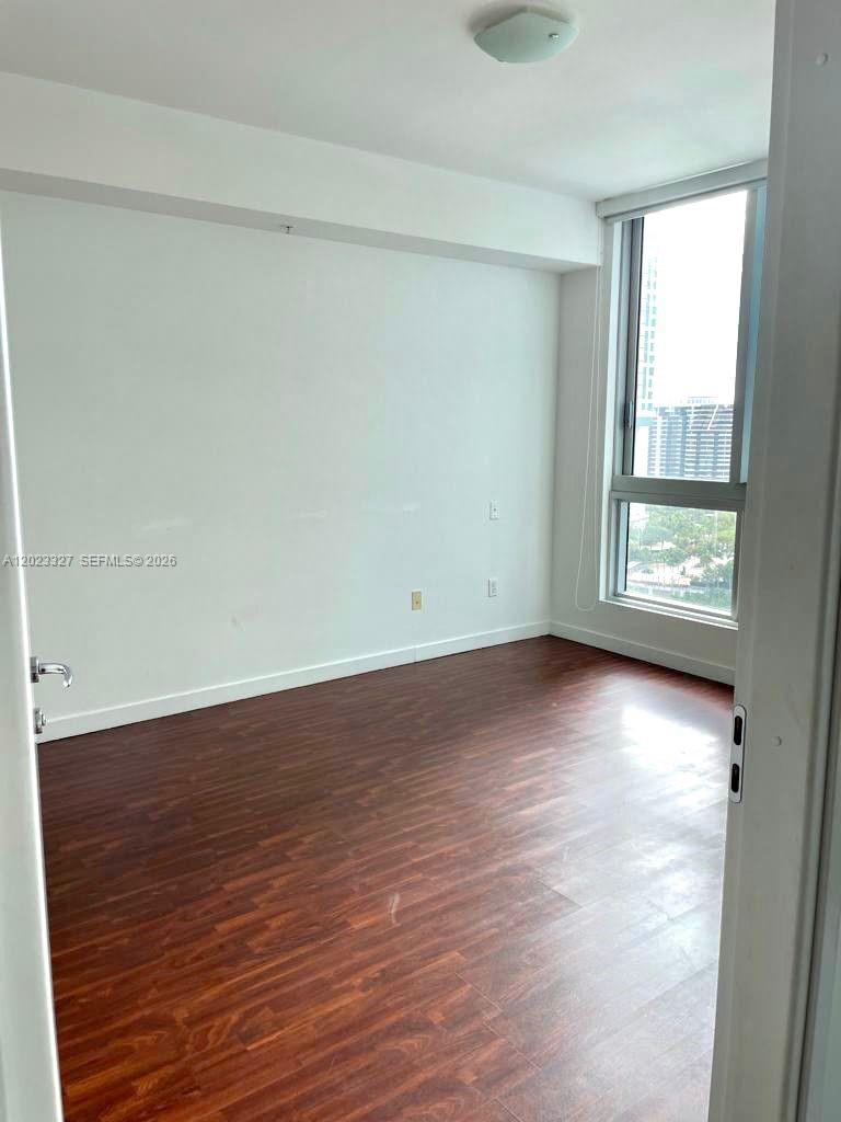 300 S Biscayne Blvd #T-1404, Miami FL 33131