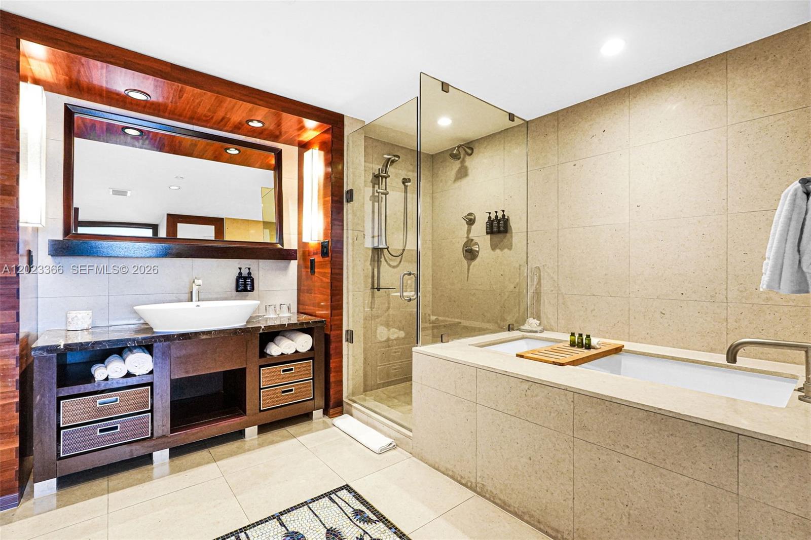 6801 Collins Ave #611 (Door 610), Miami Beach FL 33141