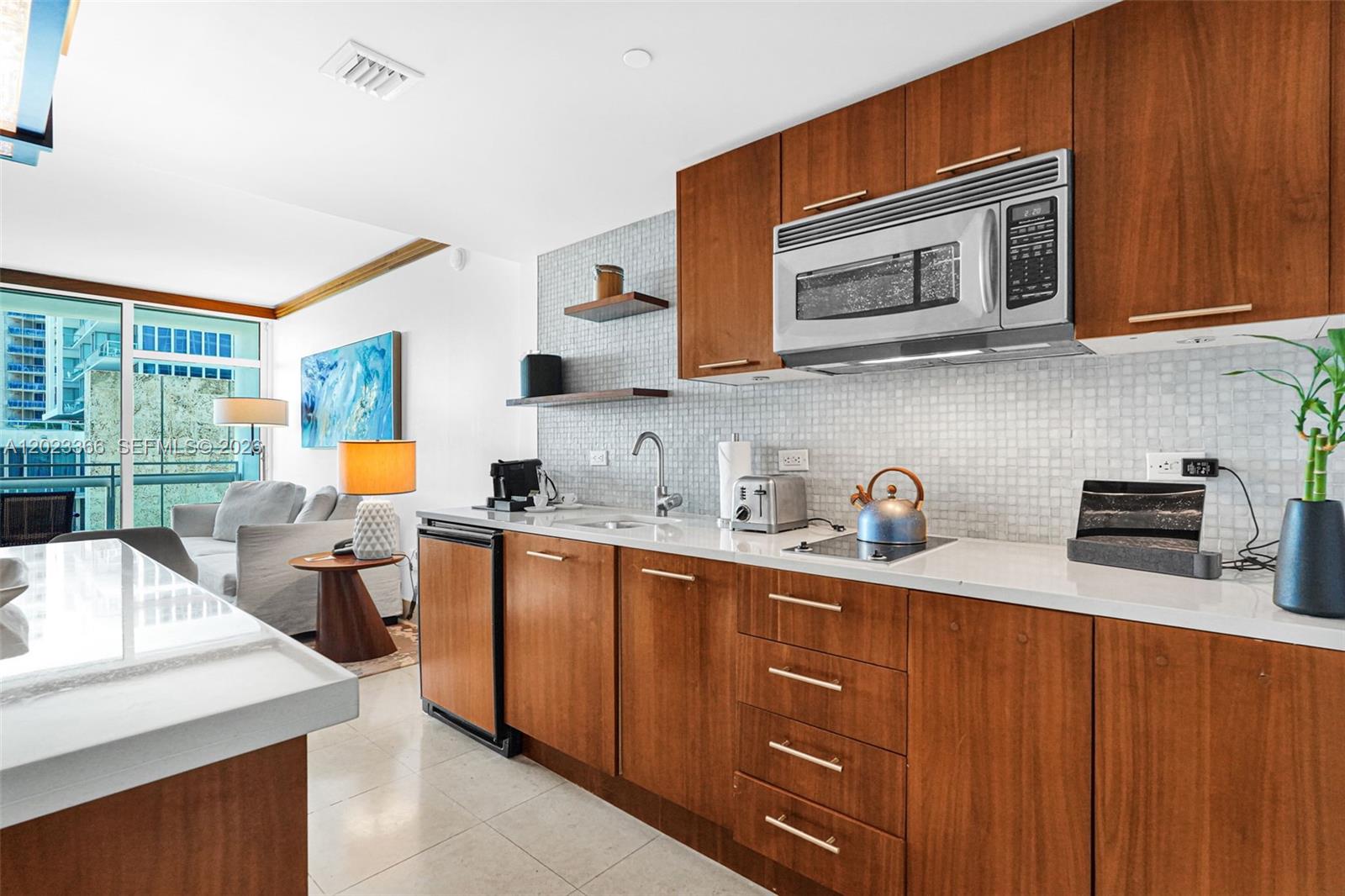 6801 Collins Ave #611 (Door 610), Miami Beach FL 33141