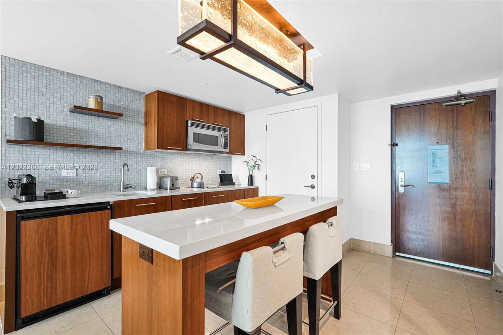 6801 Collins Ave #611 (Door 610), Miami Beach FL 33141