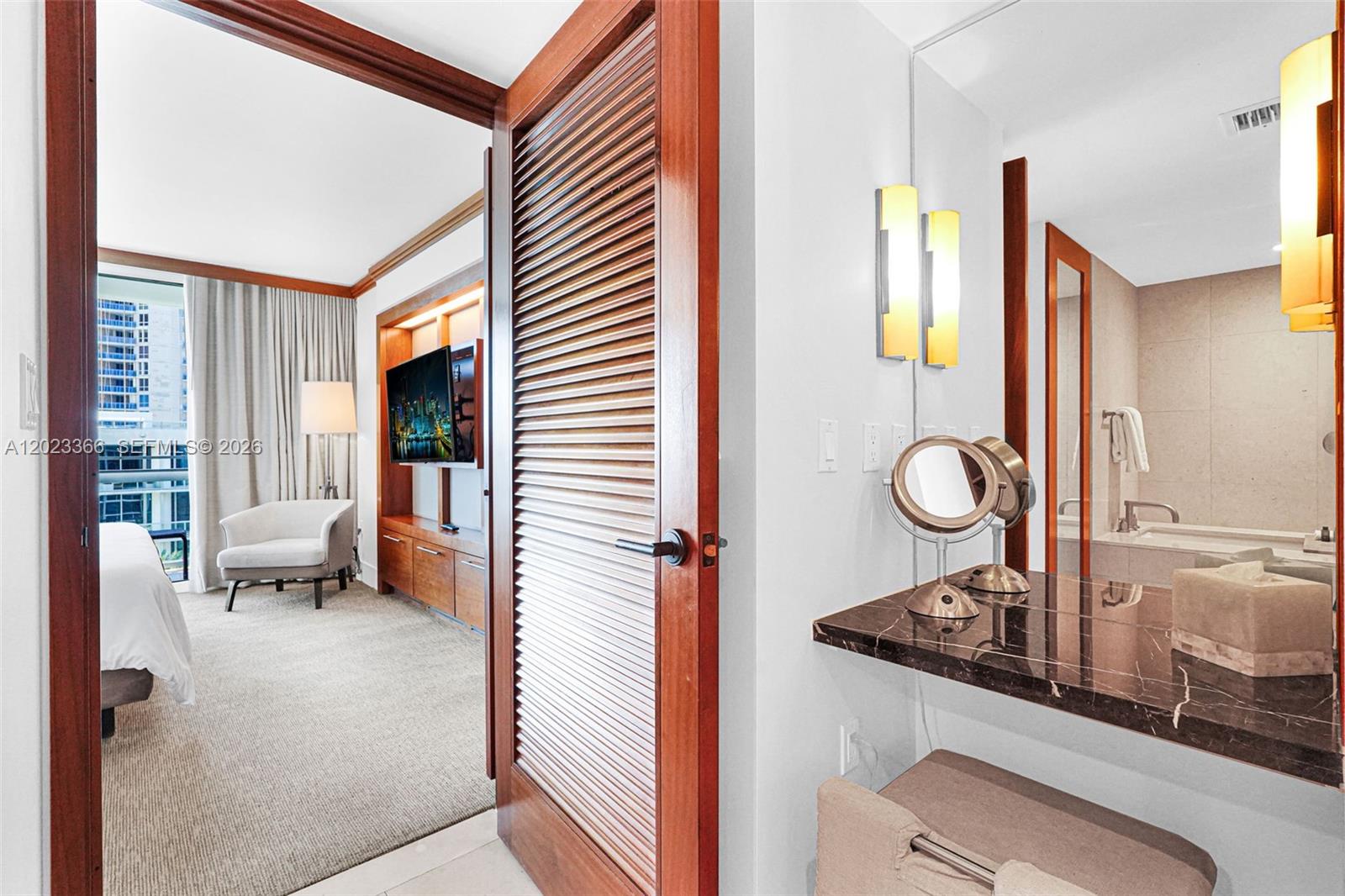 6801 Collins Ave #611 (Door 610), Miami Beach FL 33141