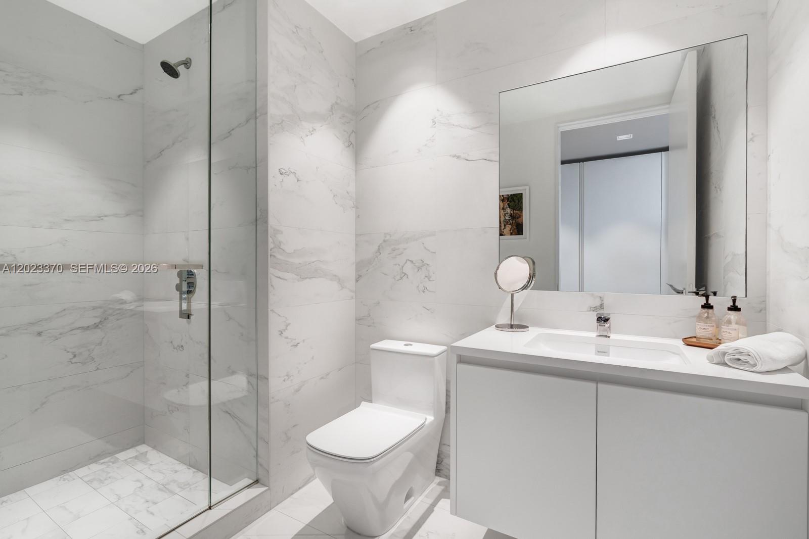 1000 Biscayne Blvd #1702, Miami FL 33132