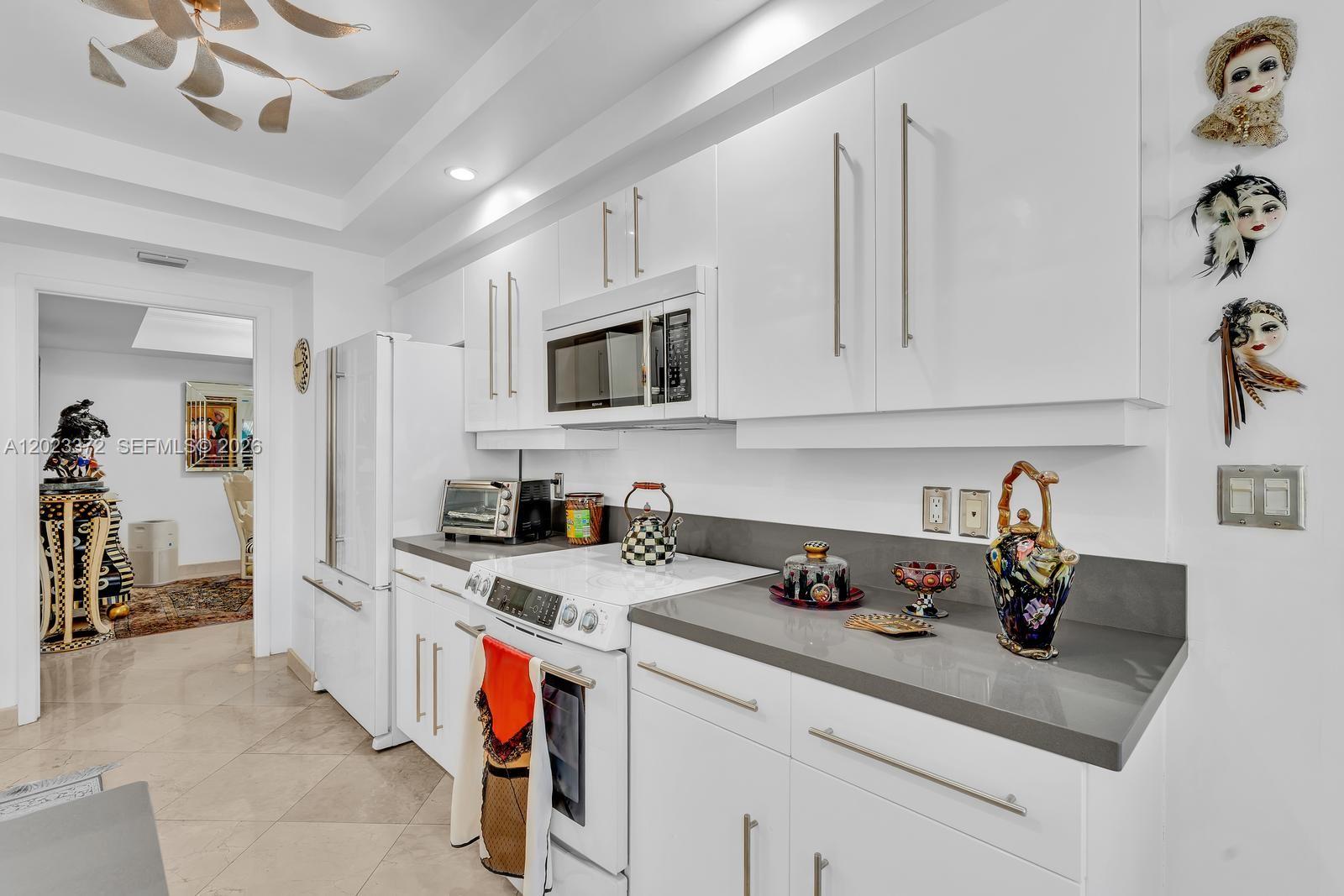 2000 Island Blvd #305, Aventura FL 33160