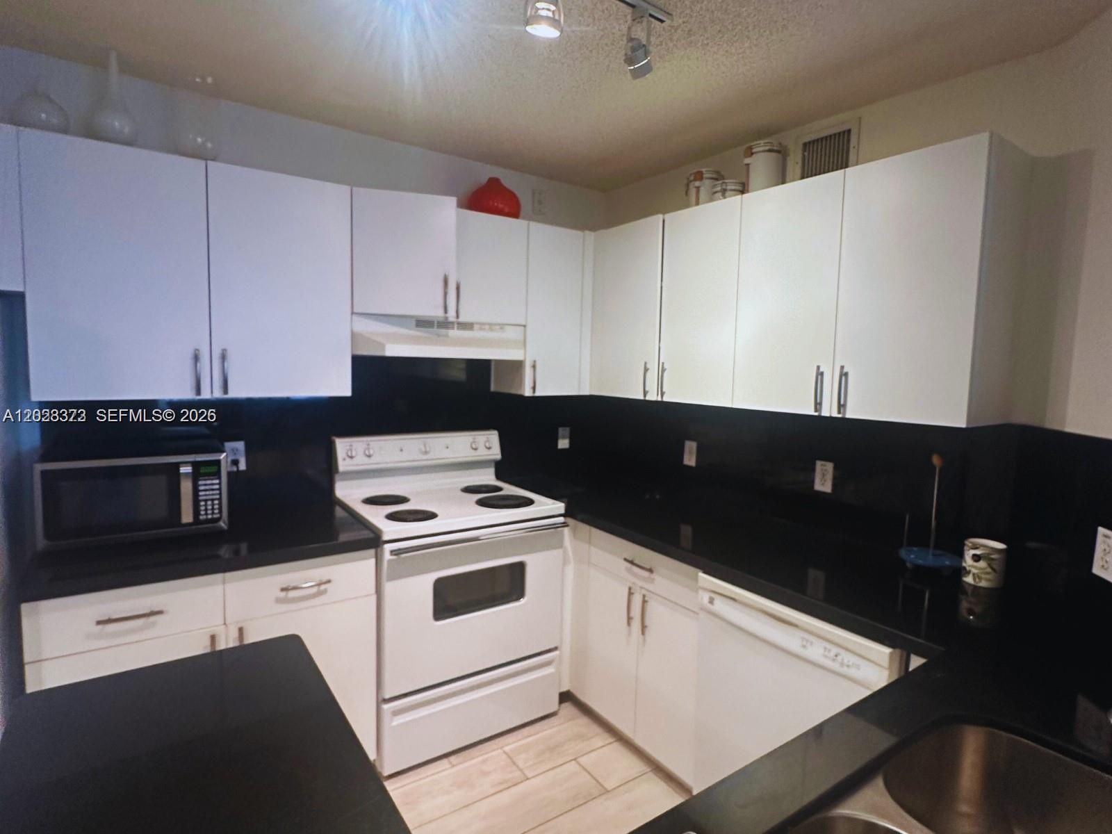 19555 E Country Club Dr #8206, Aventura FL 33180