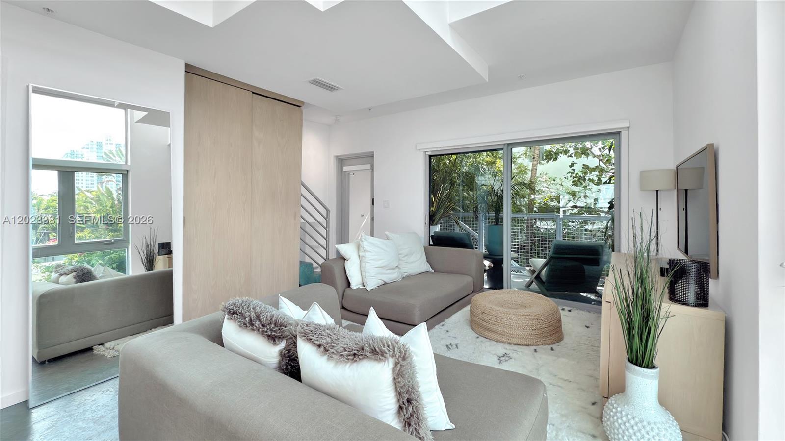 734 Michigan Ave #7, Miami Beach FL 33139
