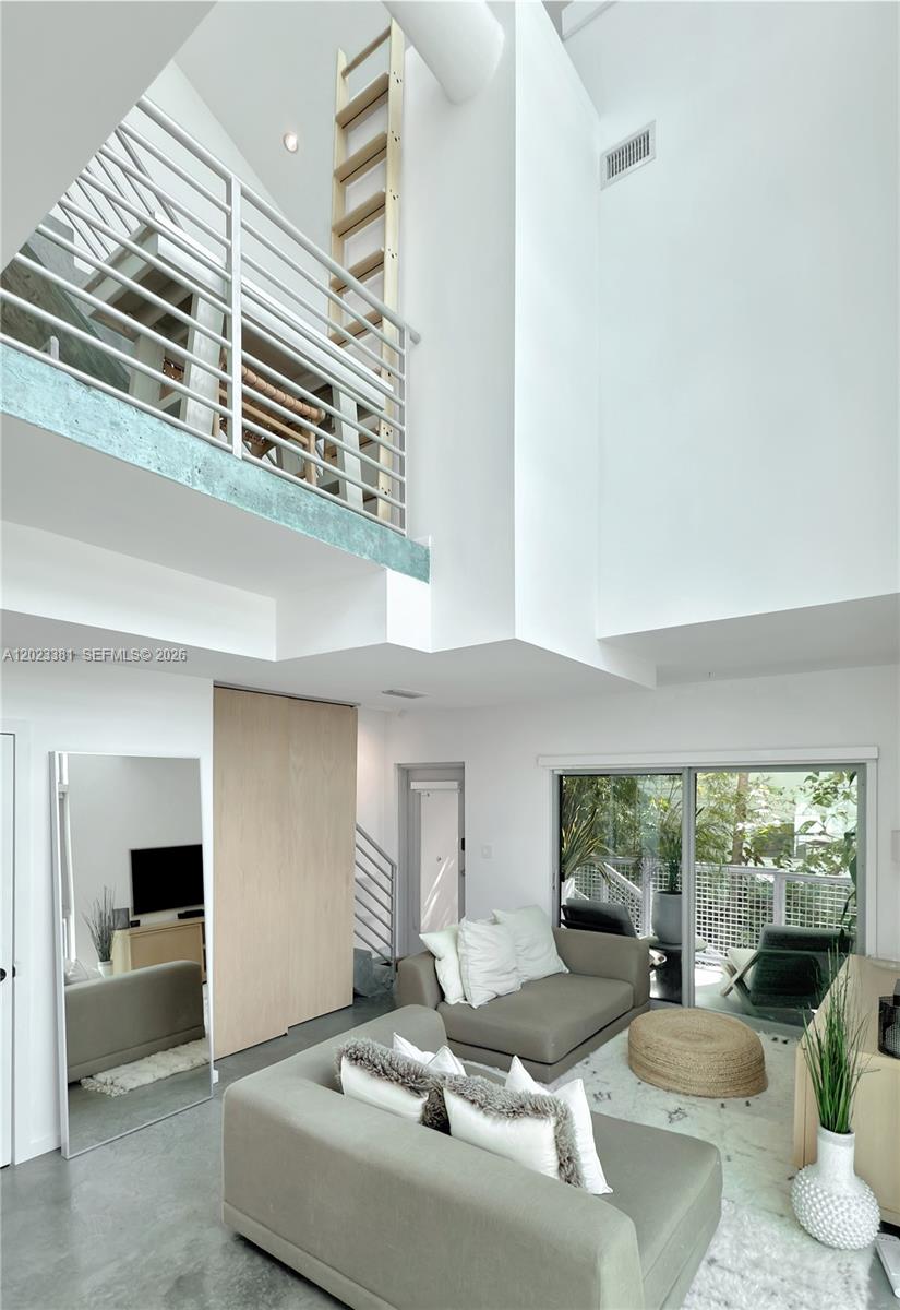 734 Michigan Ave #7, Miami Beach FL 33139