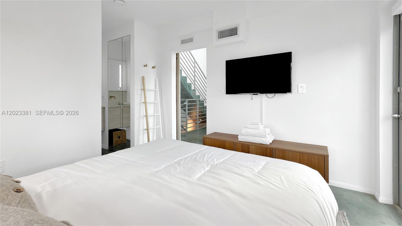734 Michigan Ave #7, Miami Beach FL 33139
