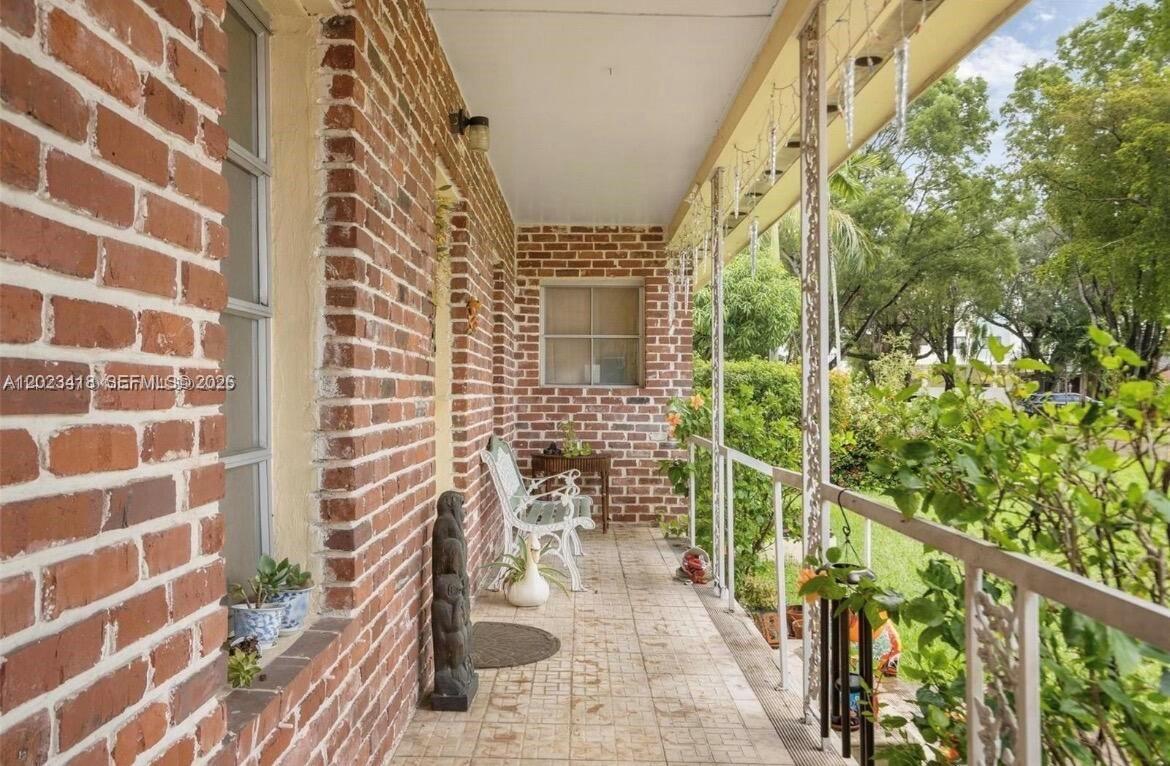 72 Palmetto Dr, Miami Springs FL 33166