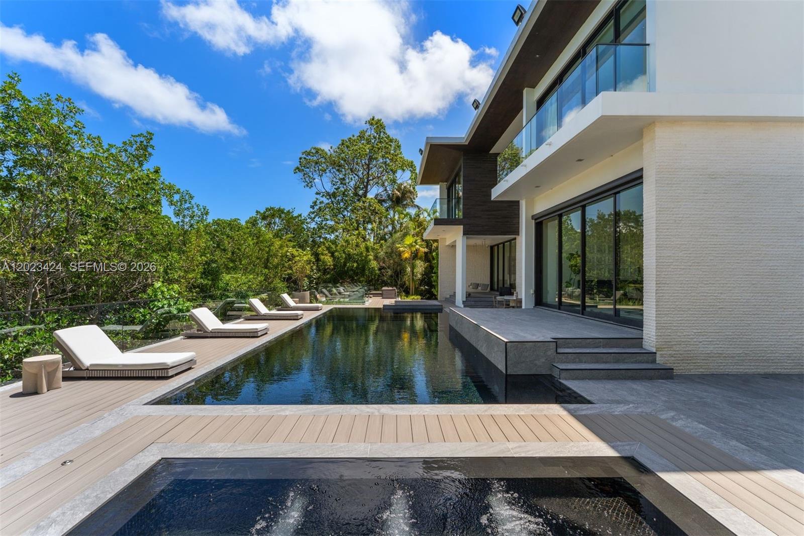 132 Paloma Dr, Coral Gables FL 33143