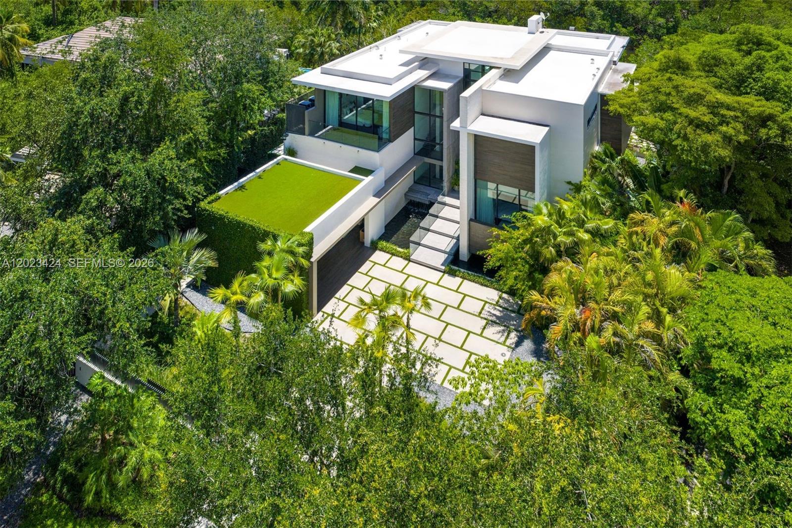 132 Paloma Dr, Coral Gables FL 33143