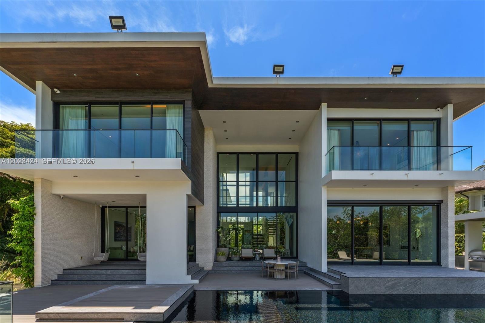 132 Paloma Dr, Coral Gables FL 33143