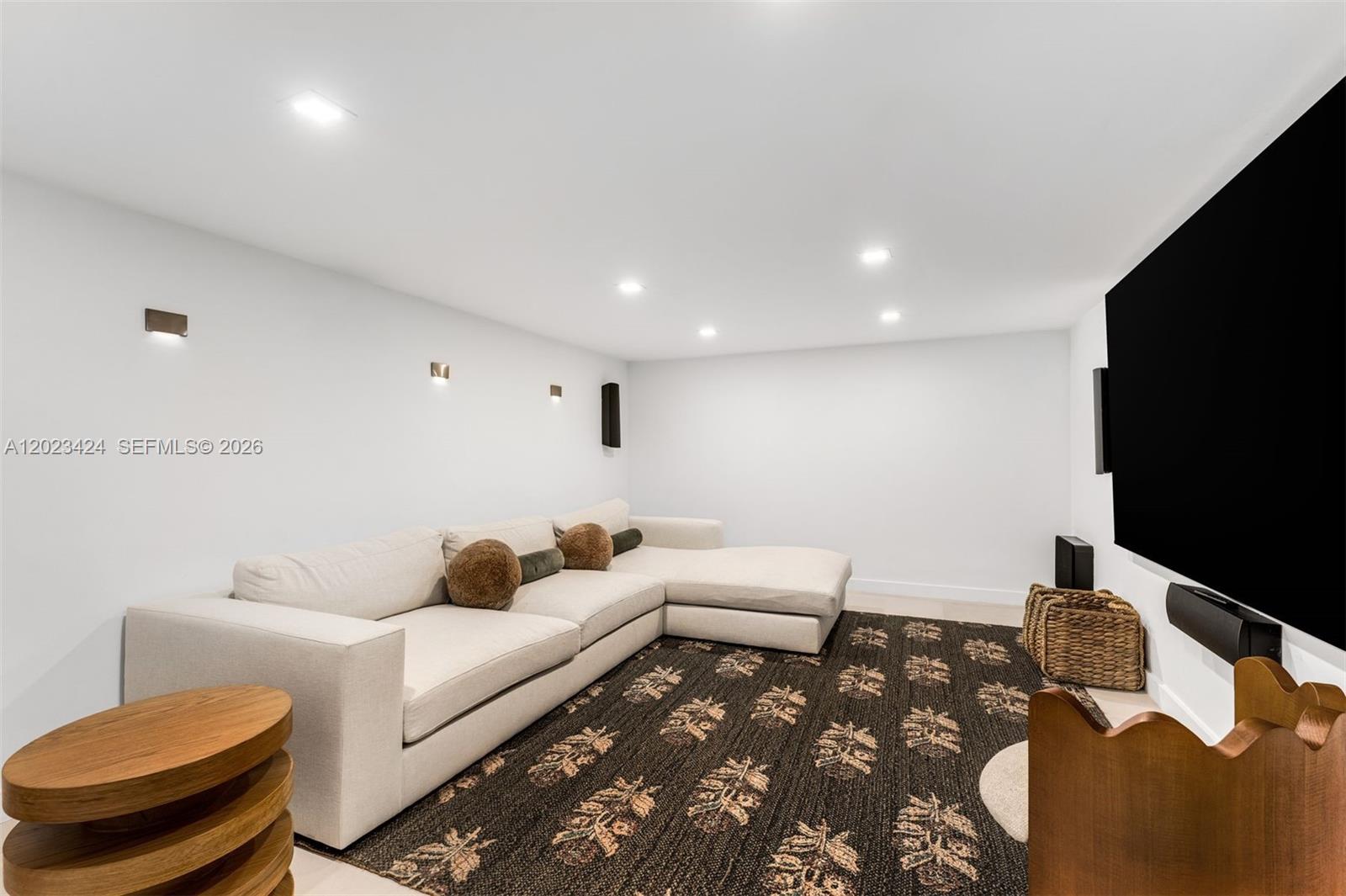 132 Paloma Dr, Coral Gables FL 33143