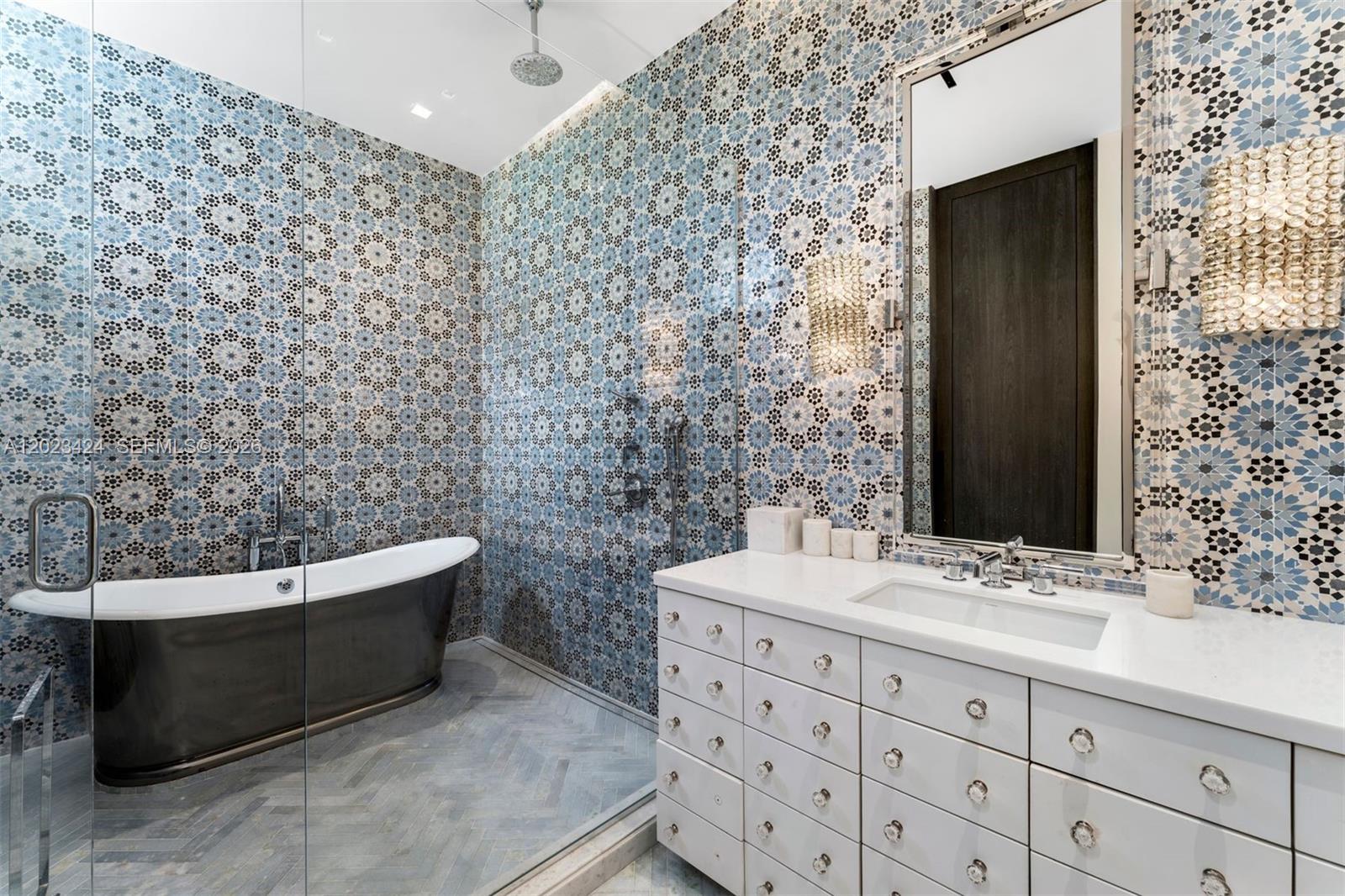 132 Paloma Dr, Coral Gables FL 33143