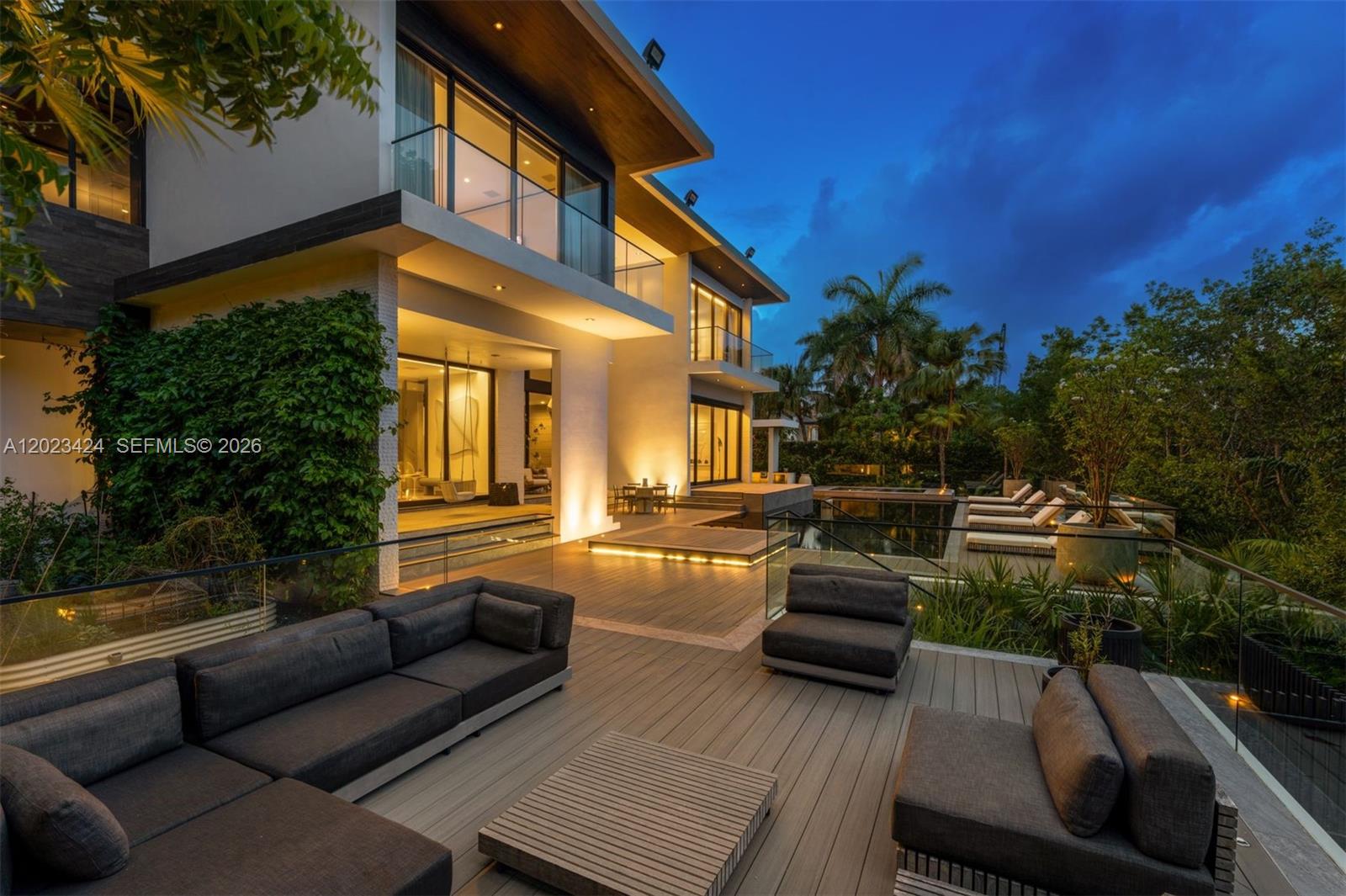 132 Paloma Dr, Coral Gables FL 33143