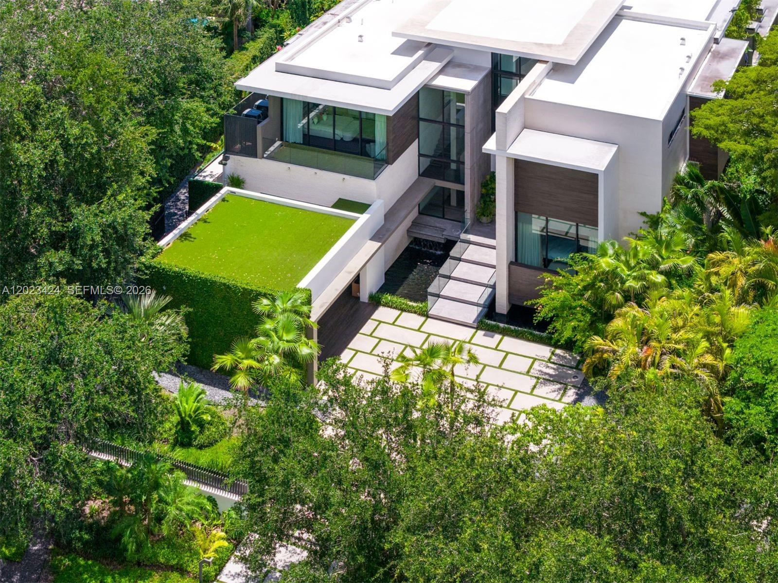 132 Paloma Dr, Coral Gables FL 33143