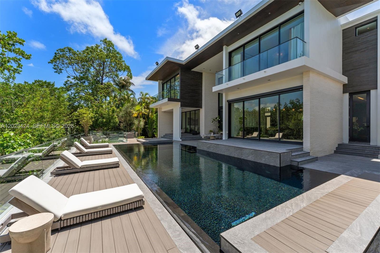 132 Paloma Dr, Coral Gables FL 33143
