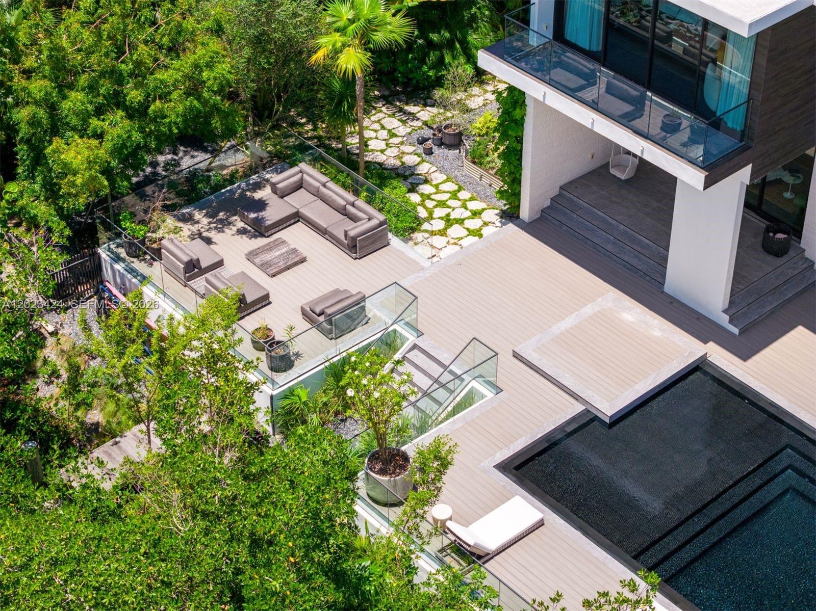 132 Paloma Dr, Coral Gables FL 33143