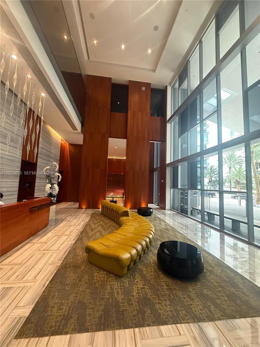 1300 Brickell Bay Dr #707, Miami FL 33131