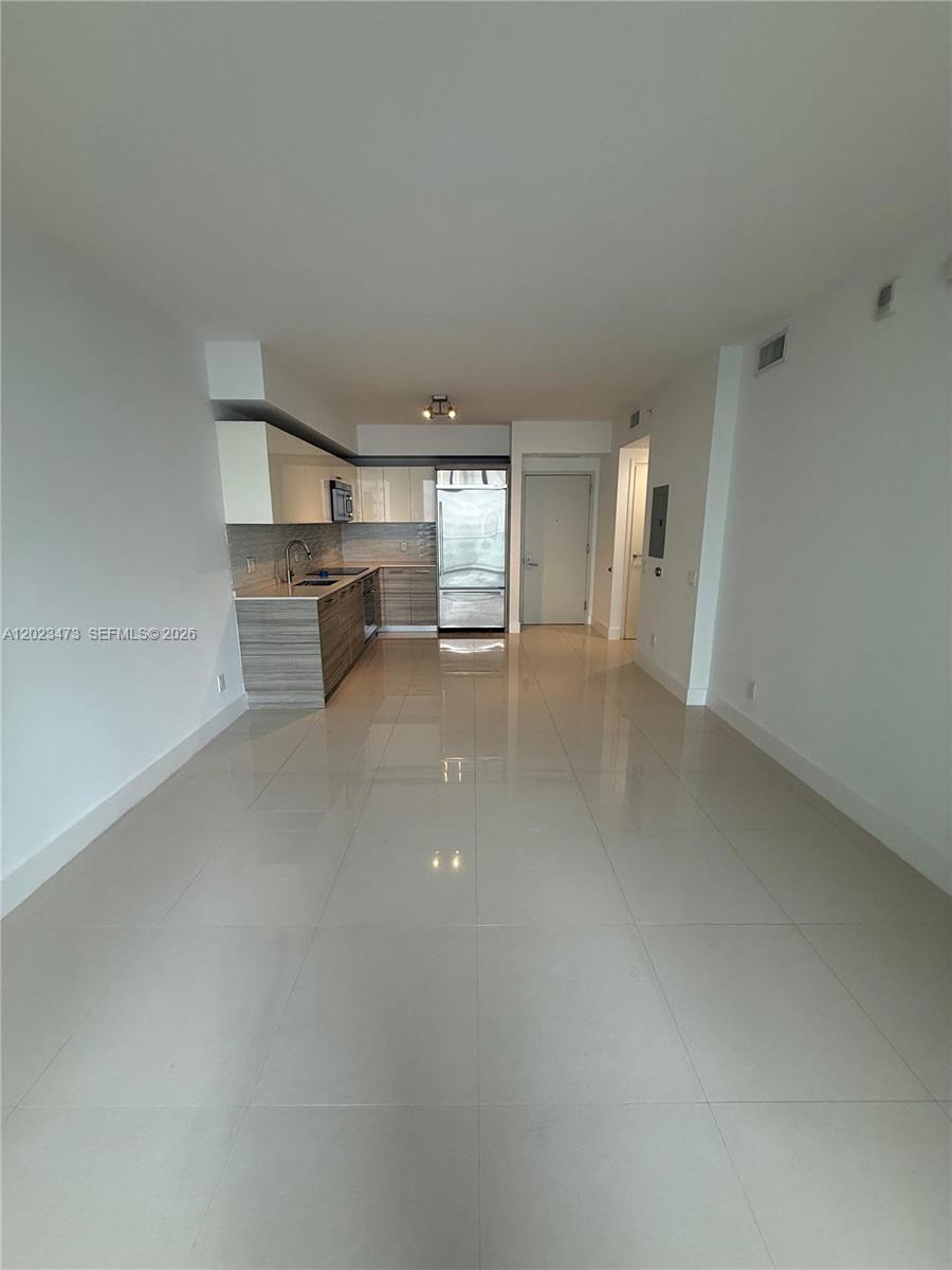 1300 Brickell Bay Dr #707, Miami FL 33131