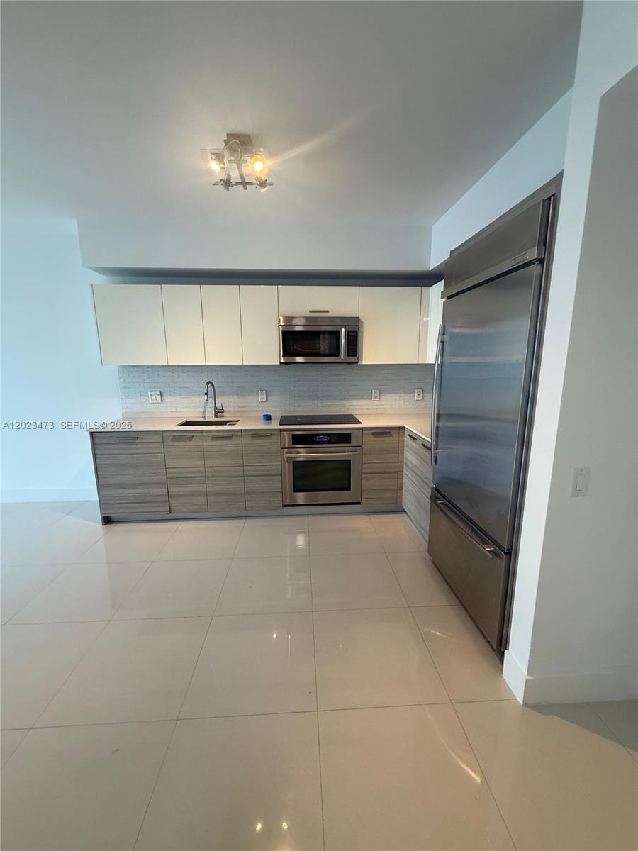 1300 Brickell Bay Dr #707, Miami FL 33131
