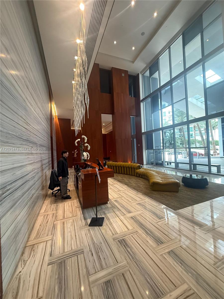 1300 Brickell Bay Dr #707, Miami FL 33131