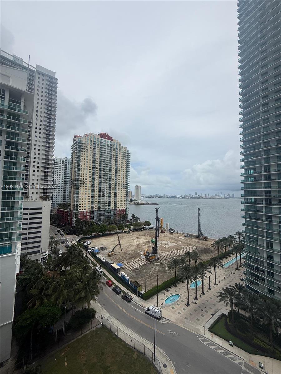 1300 Brickell Bay Dr #707, Miami FL 33131