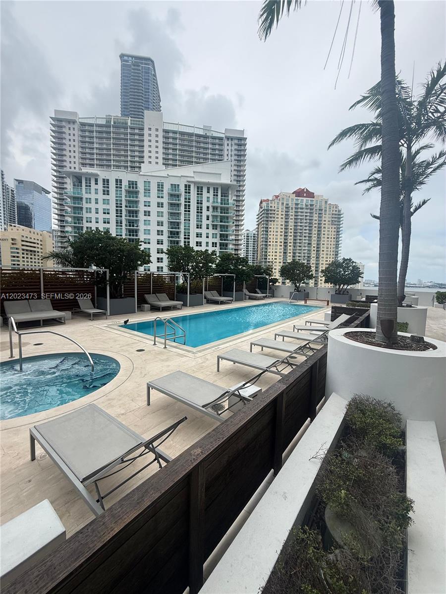 1300 Brickell Bay Dr #707, Miami FL 33131