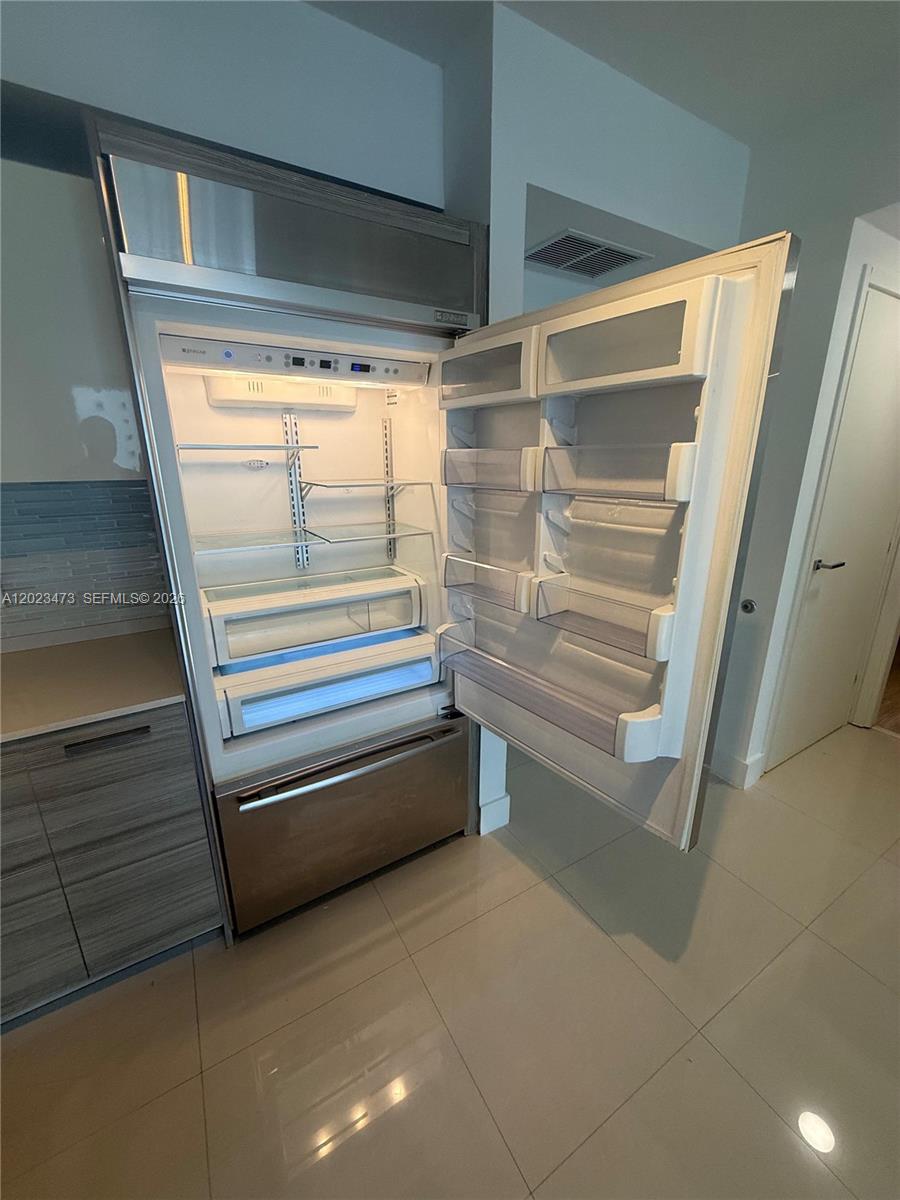 1300 Brickell Bay Dr #707, Miami FL 33131