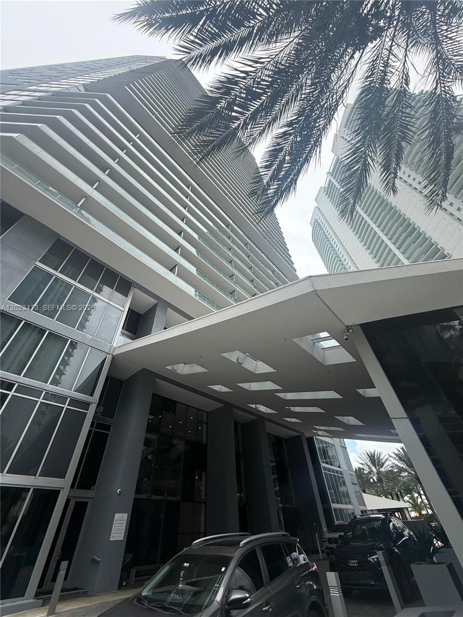 1300 Brickell Bay Dr #707, Miami FL 33131
