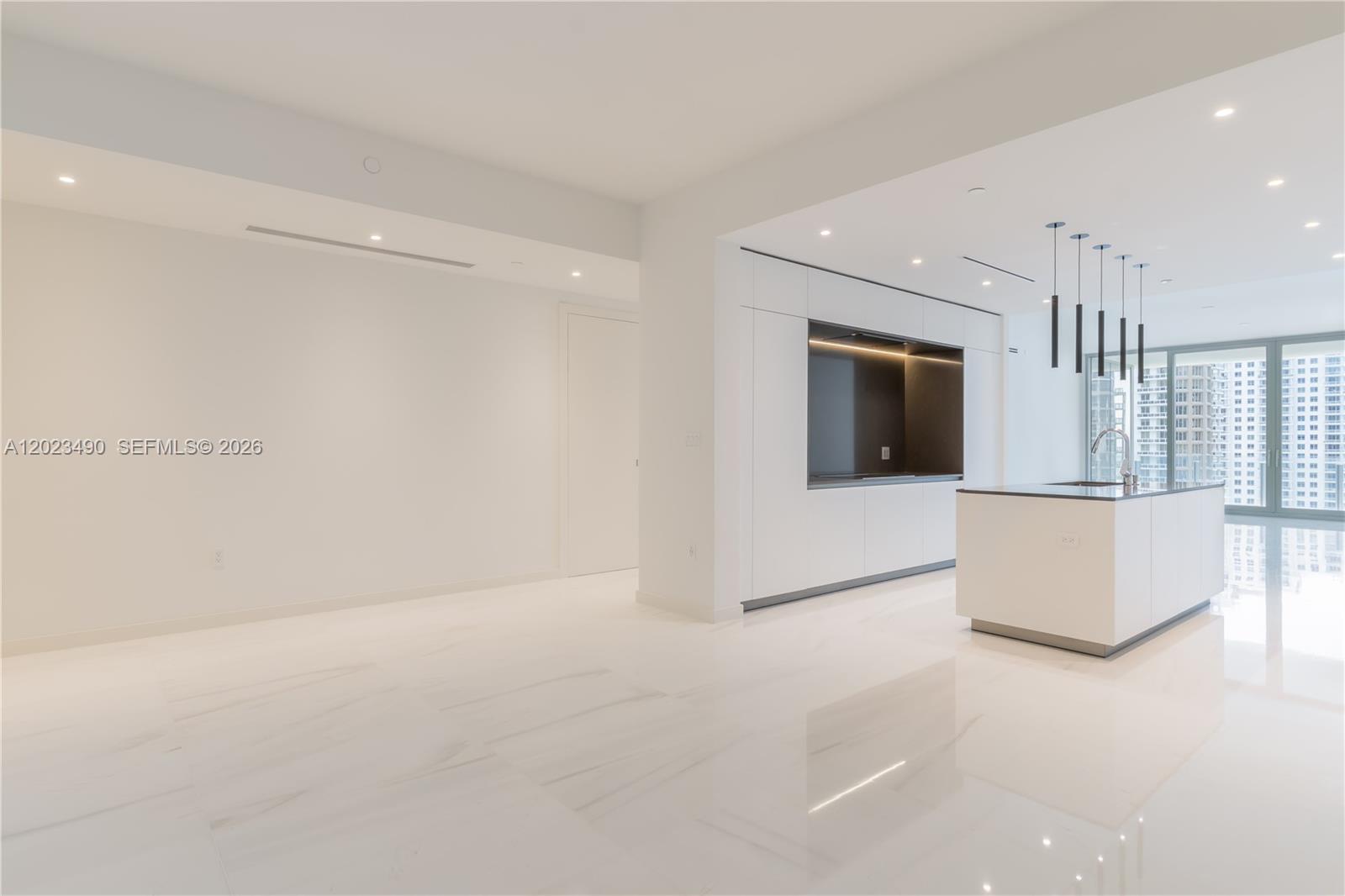 300 Biscayne Blvd Way #1704, Miami FL 33131